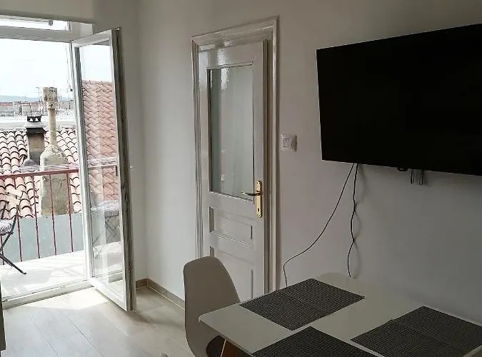 Kupus By Arena Apartman *